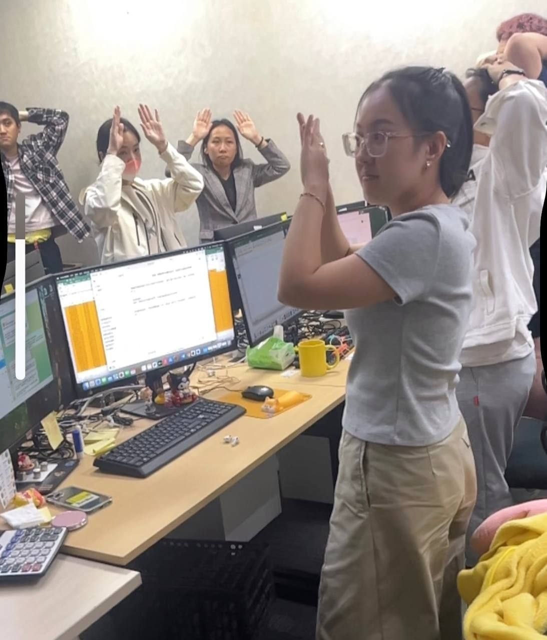 网友投曝光亚博集团,开云体育公关部、审计部 、输上亿的会员,工作视频截图。